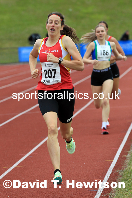 Senior womens 1500 metres, 2022 Northern Senior and Under-20 Champs., Wavertree Athletics Centre, Liverpool. Photo: David T. Hewitson/Sports for All Pics